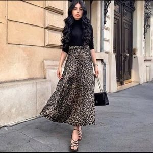 Zara leopard print skirt